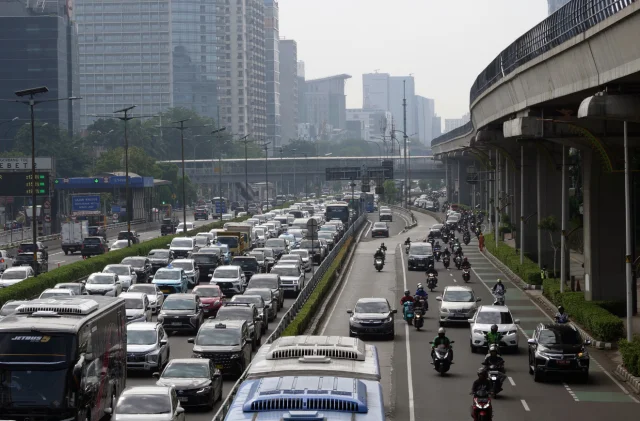 İstanbul'da trafik kilitlendi: Yoğunluk yüzde 80'e ulaştı!
