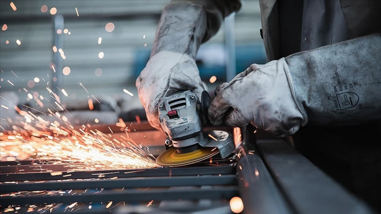 İngiltere imalatta 14 ayın zirvesine çıktı!