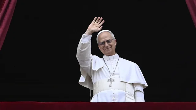 Papa 14. Leo, Lübnan'da barış mesajı verdi