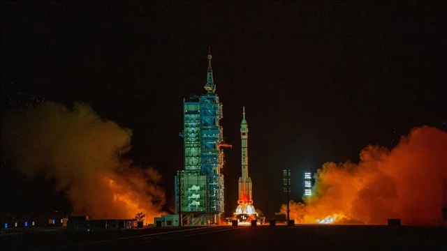 Çin'in Hasar Gören Mekiği Dünya'ya İnsansız Dönecek