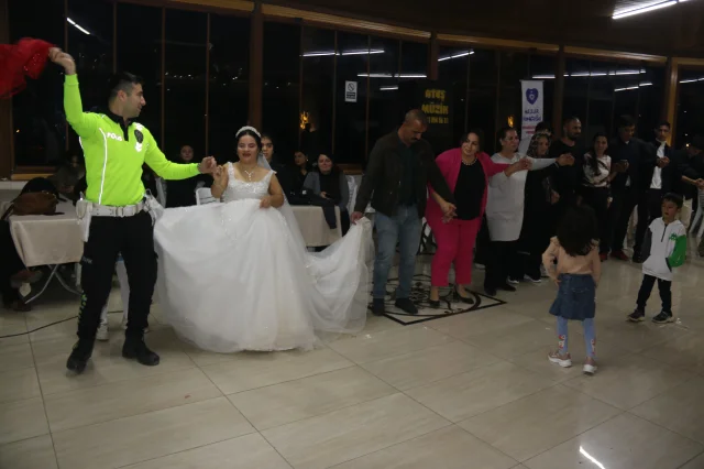 Hatay'da Down Sendromlu Ezgi'nin Gelinlik Hayali Gerçek Oldu