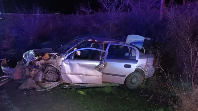Amasya Yıldızköy Mevkiinde İki Otomobil Çarpıştı 