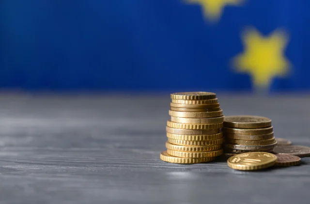 Avro Bölgesi'nde yıllık enflasyon kasımda yükseldi