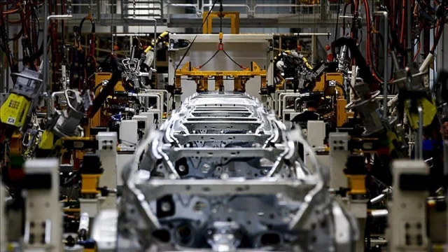 Alman sanayiciler 2025'te üretimin yüzde 2 gerilemesini bekliyor