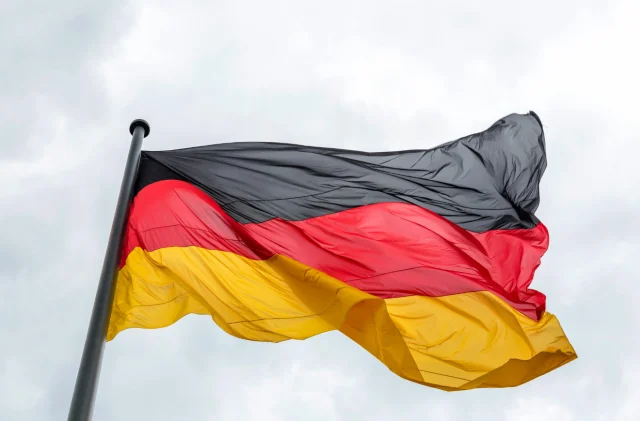 Almanya'da hakimlik başvurusu reddedilen başörtülü kadının itirazı mahkemece kabul edilmedi