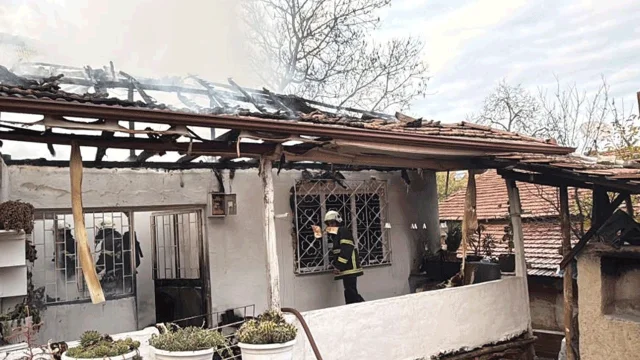 Tokat Erbaa'da Tek Katlı Evde Çıkan Yangında Ev Kullanılamaz Hale Geldi