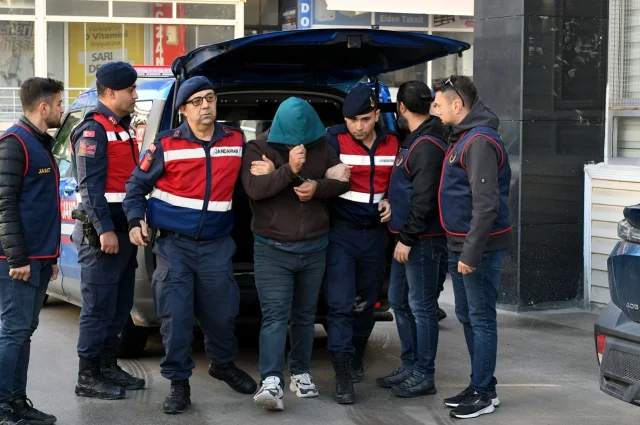 Aydın'da 14 Yıldır Aranan Hükümlü Sahte Kimlikle Yakalandı