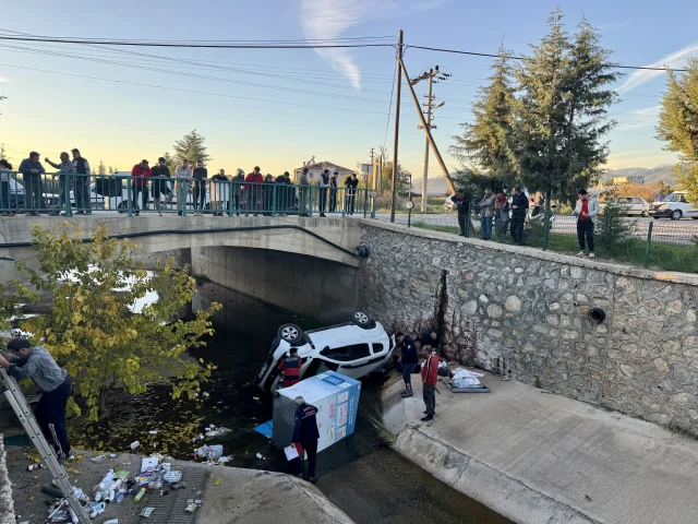 Muğla'da İki Otomobilin Çarpıştığı Kazada 5 Kişi Yaralandı
