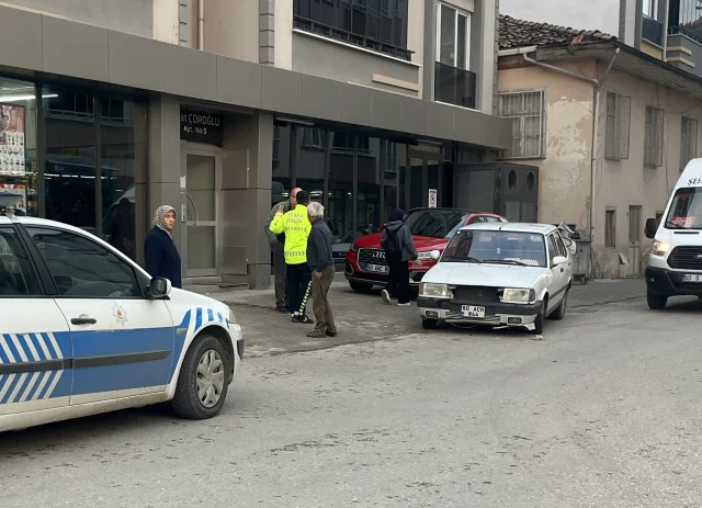 Tokat'ta 'Dur' İhtarına Uymayan Sürücü Jandarma Personeline Çarptı