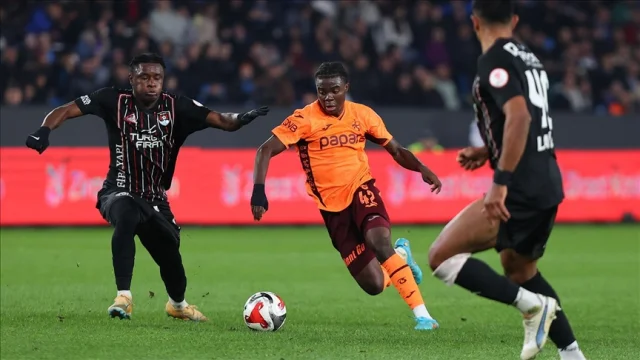 Trabzonspor Türkiye Kupası'nda Vanspor'u 2-0 eledi