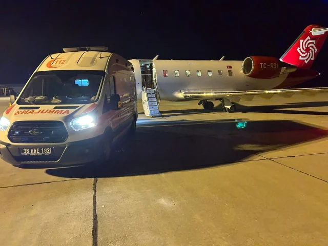 Kars'ta solunum sıkıntısı çeken bebek ambulans uçakla Ankara...