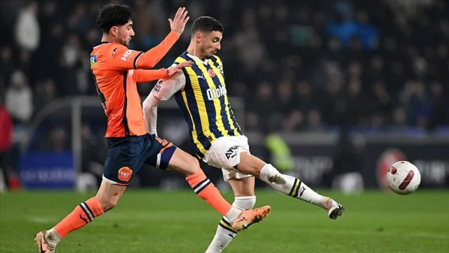 Fenerbahçe, Süper Lig'de yarın RAMS Başakşehir'e konuk olacak