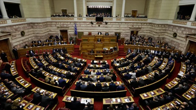 Yunanistan, İsrail'den 36 çok namlulu roketatar alımını onayladı