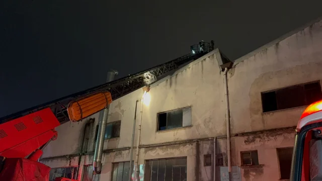 Bakırköy'de İş Yerinde Çıkan Yangın Söndürüldü