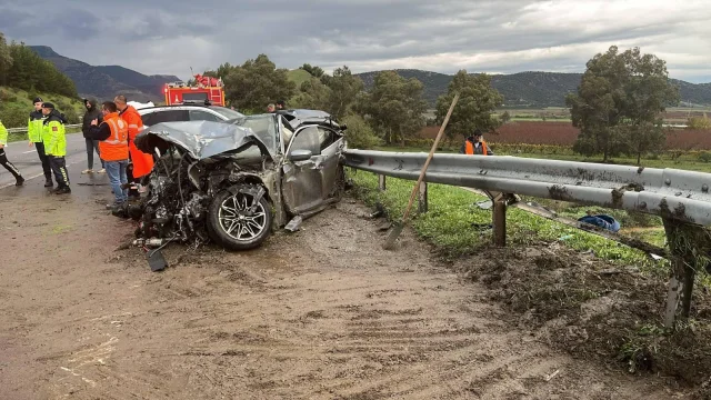 İzmir Tire'de Zincirleme Trafik Kazası Meydana Geldi