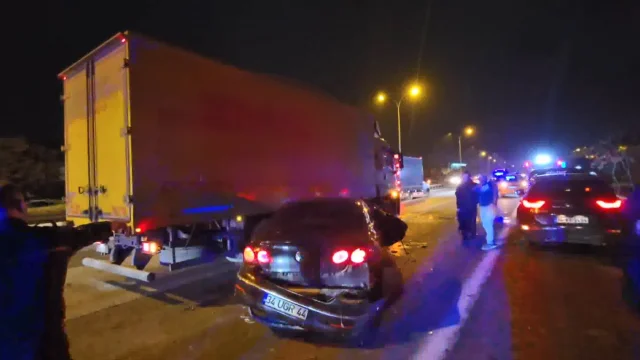 TEM Otoyolu'nda kaçan sürücü zincirleme kazaya yol açtı