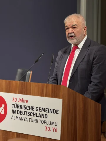 Almanya Türk Toplumu kuruluşunun 30. yılını Berlin'de kutladı