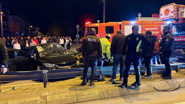 Sakarya'da iki otomobil çarpıştı: 1 ölü, 2 yaralı