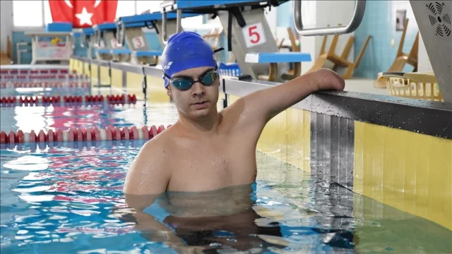 Isparta'da yüzme başarısı: Tek kolla engelleri aşan genç sporcu