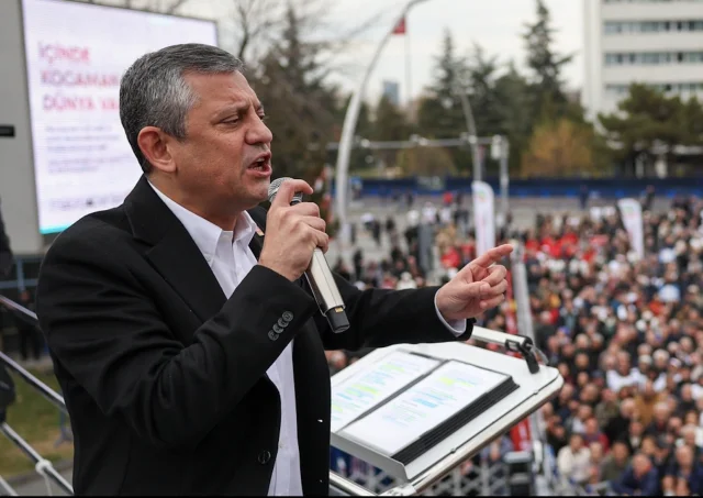 Özgür Özel'den Ankara'da Çarpıcı Hesap: 'Maaşlar Çalındı, 8 Altından 1.5 Altına Düştük'