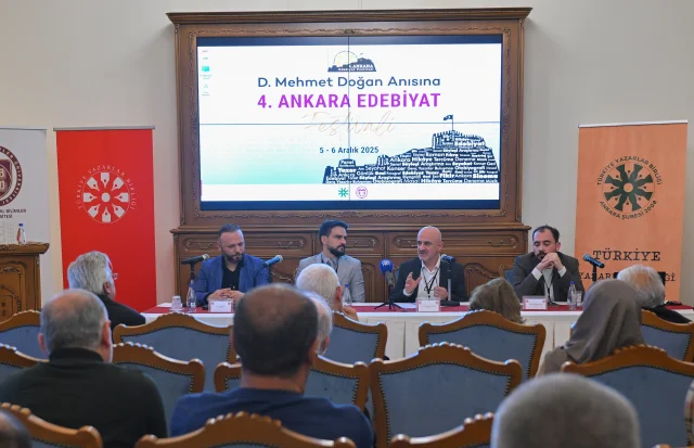 Ankara Edebiyat Festivali'nde Yapay Zekânın Edebiyata Etkisi Paneli Düzenlendi