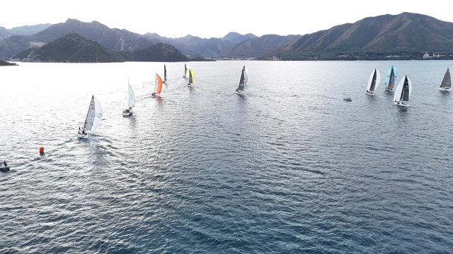 Marmaris'te Burhanettin Tekdağ Yıl Sonu Kupası Yelken Yarışları Başladı