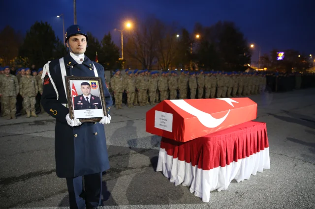 Muş'ta Şehit Olan Üsteğmen Ali Kablan'ın Naaşı Memleketine Uğurlandı