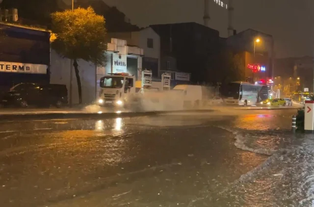 İstanbul'da Gece Boyu Sağanak Etkili Oldu