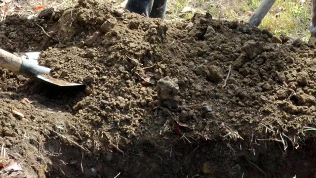 Kayıp olarak aranan çocuk, vücudunun bir kısmı toprağa gömülü bulundu