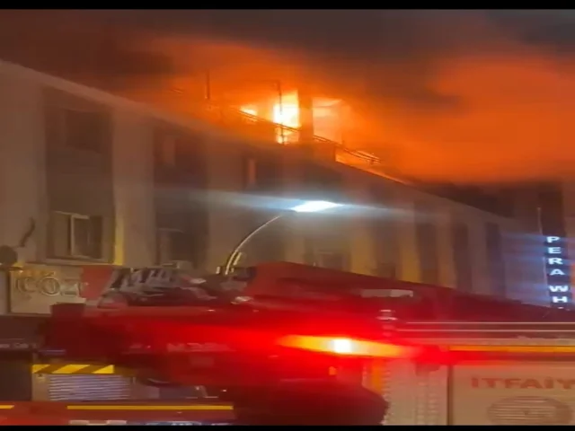 Van'da otel yangını paniğe neden oldu, müşteriler tahliye edildi