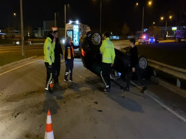 Bursa'da otomobil kazası: İnegöl'de araç ters döndü