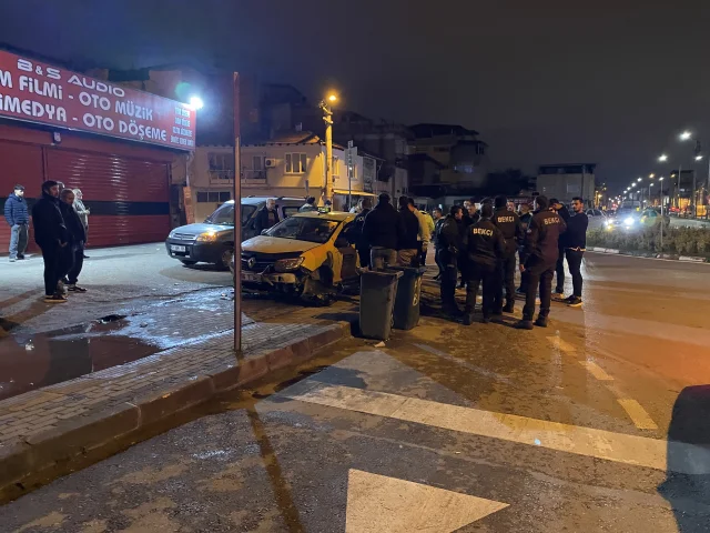 Bursa'da Kaçırdığı Taksiy­le Kaza Yaptı Kaçmaya Çalıştı