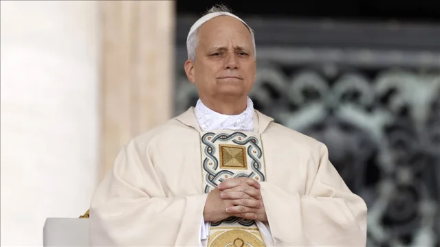 Papa 14. Leo, Ukrayna Devlet Başkanı Zelenskiy ile görüştü