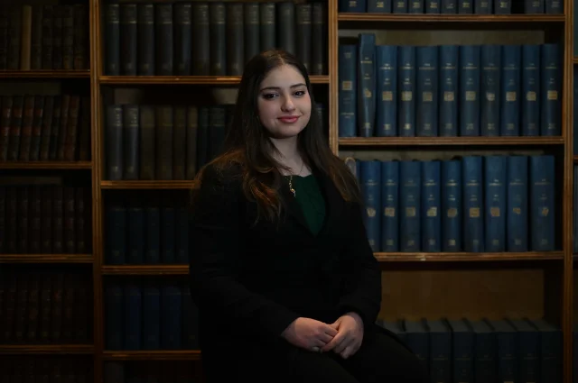 Oxford Union'ın ilk Filistinli Kadın Başkanı Arwa Elrayess oldu
