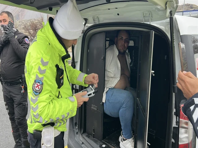 Kayseri'de polisten kaçan ehliyetsiz sürücü tutuklandı