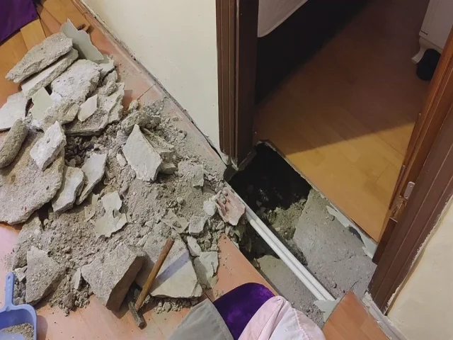 Fatih'te bina çökmesi paniğe yol açtı: Zemin çöktü