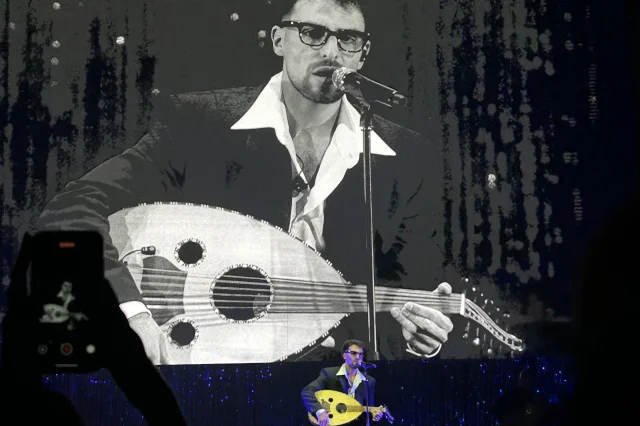 Filistinli şarkıcı Saint Levant, İstanbul konserinde 'Özgür Filistin' çağrısı yaptı