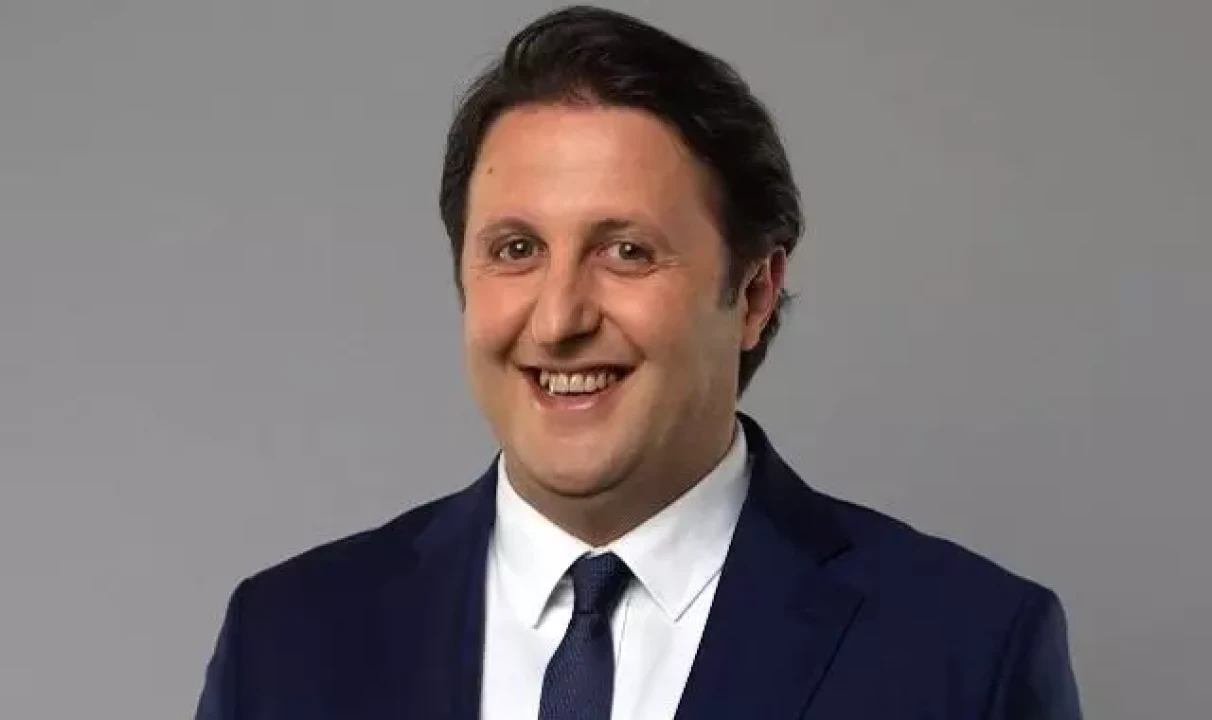 İlker Ayrık kimdir? Oyunculuk ve sunuculuk kariyeri