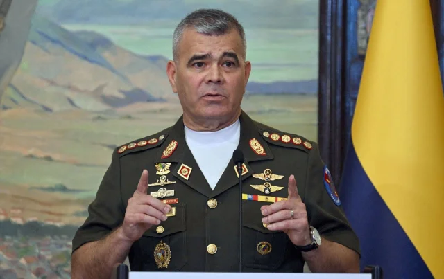 Venezuela Savunma Bakanı Lopez, ABD'nin Karayipler'de savaş çıkartmak istediğini belirtti