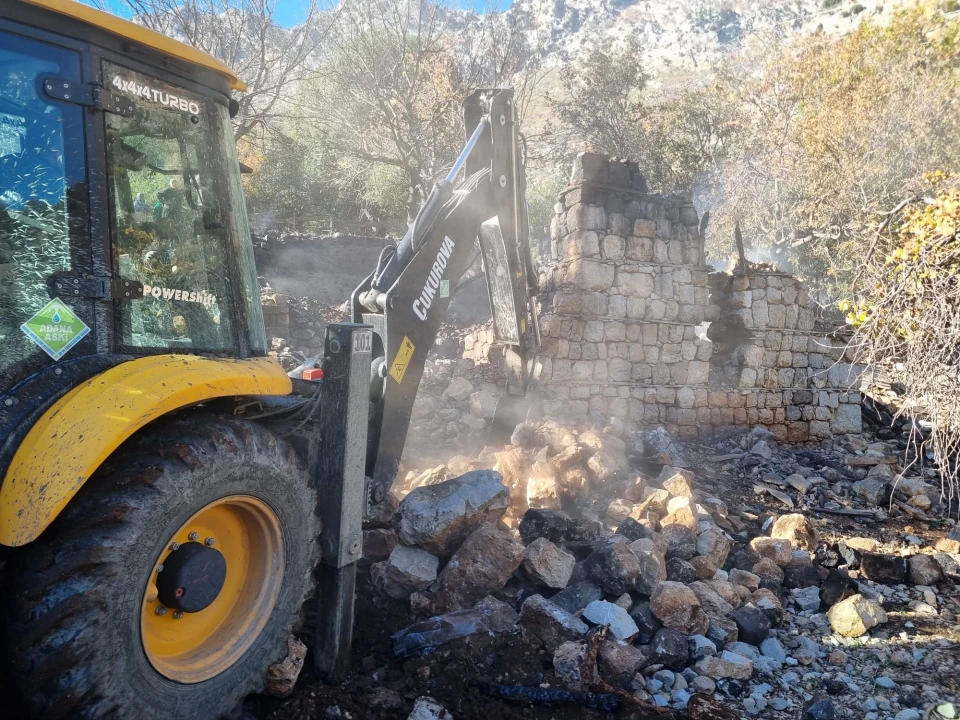 Adana'da evinde çıkan yangında 85 yaşındaki kadın hayatını kaybetti