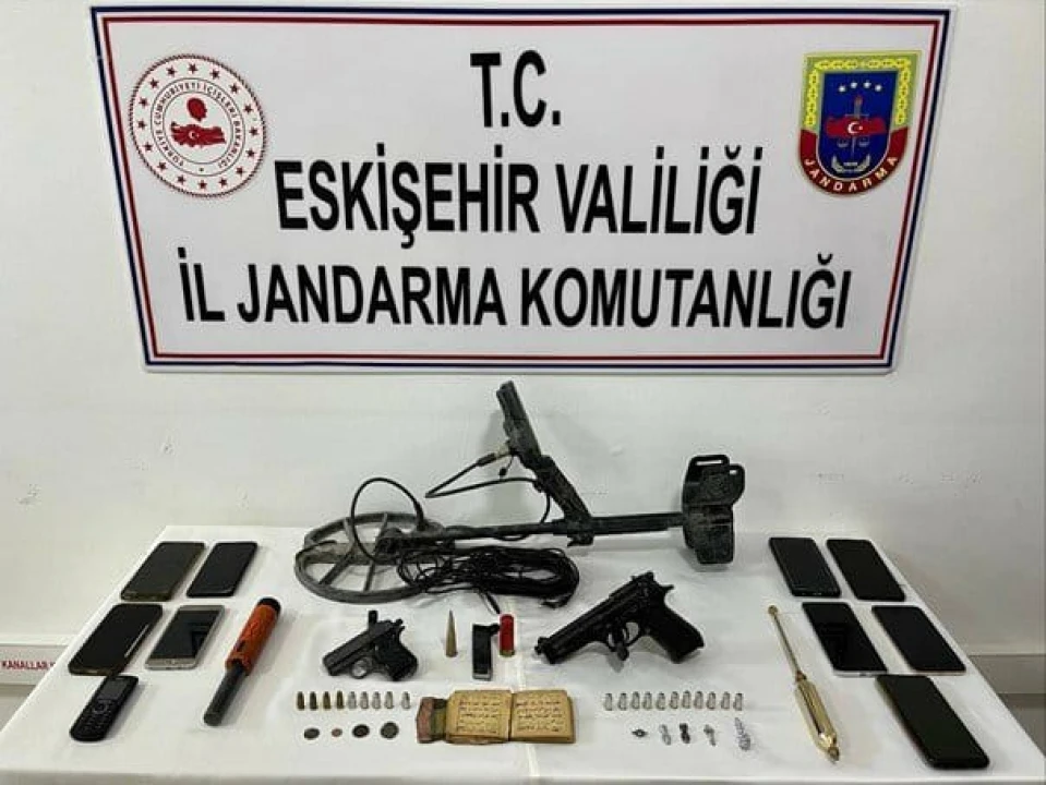 Eskişehir'de izinsiz kazı operasyonunda 10 şüpheli yakalandı