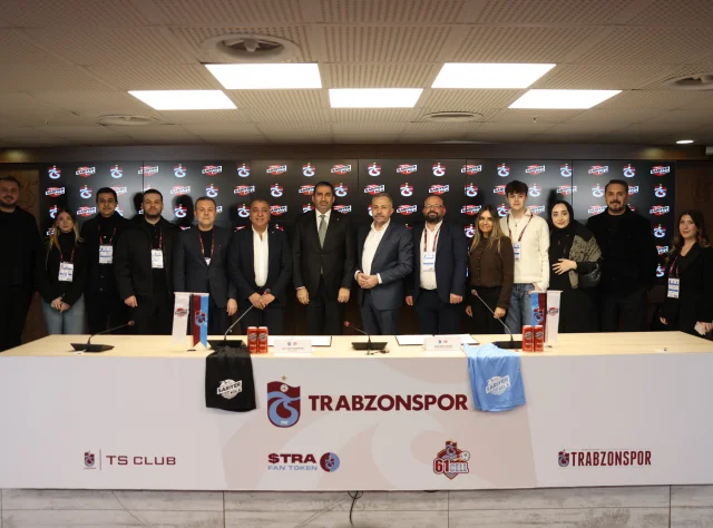 Trabzonspor, Sarıyer Kola ile Forma Sponsorluk Anlaşması İmzaladı