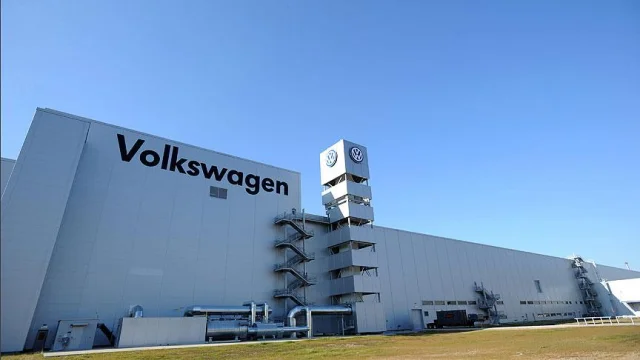 Volkswagen, 88 yıllık tarihinde Almanya'daki ilk fabrikasını...