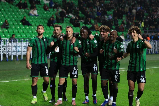 Sakaryaspor Sahasında Kükredi: Hatayspor'u 3 Golle Geçti