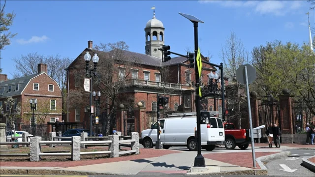 Trump'ın baskılarına rağmen Harvard'dan güçlü adım: Garber görevde kalıyor