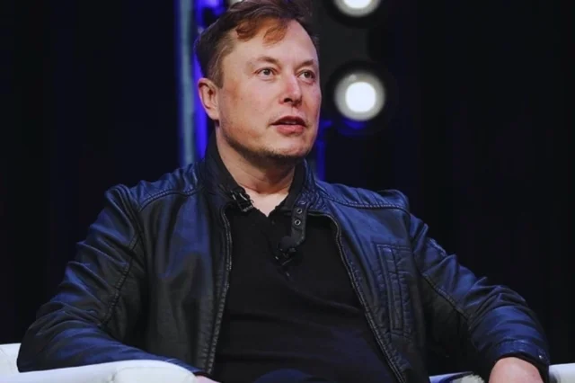 Tarihte böylesi yaşanmadı: Dünyada bu servete ulaşan ilk kişi oldu!