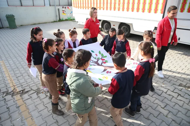 Hatay'da Türk Kızılayı ve Kore Kızılhaçı'ndan depremzede çocuklara etkinlik