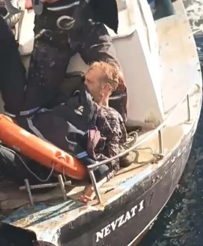 Bozcaada feribotunda denize atlayan yolcu kurtarıldı