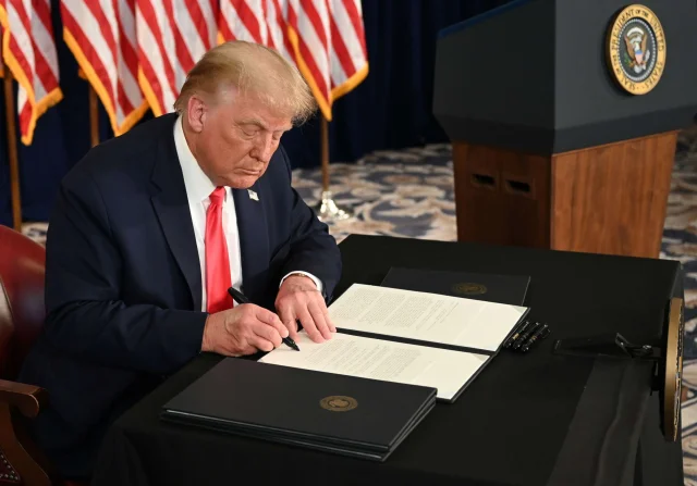 Trump, Suriye yaptırımlarını da kaldıran 901 milyar dolarlık 2026 savunma bütçesini imzaladı