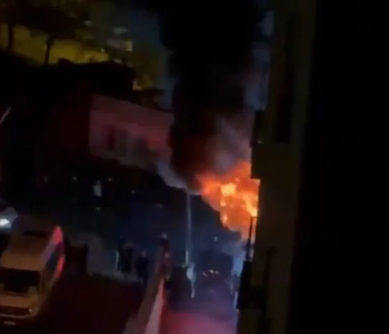 Pendik'te 10 katlı binada çıkan yangın korku dolu anlara neden oldu